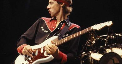 Happy Birthday, Dire Straits’ Mark Knopfler!!!