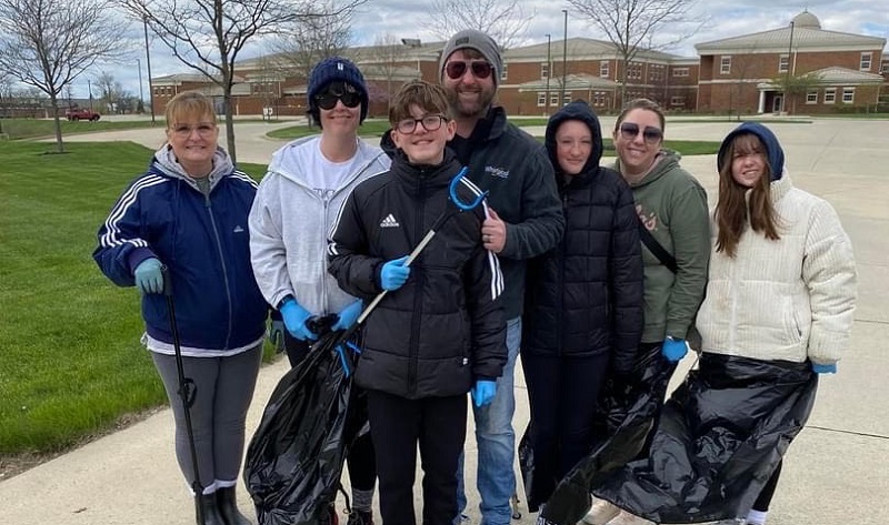 Student Cleans Up Middle School Grounds For Earth Day - 106.3 The Fox