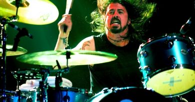 Foo Fighters Dedicate “My Hero” To Nirvana Producer Steve Albini In Charlotte