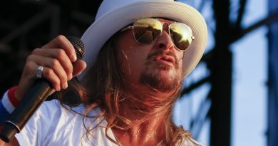 Kid Rock Reportedly Uses Racial Slurs And Waves A Gun During Interview