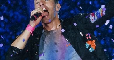 Coldplay Score Fifth Career No. 1 Album On Billboard 200 With ‘Moon Music’