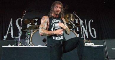 As I Lay Dying’s Tim Lambesis Vows To Keep Group Going Even Though Rest Of Band Quit