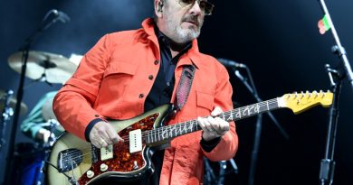 Elvis Costello Announces 2025 Tour Dates With Steve Nieve