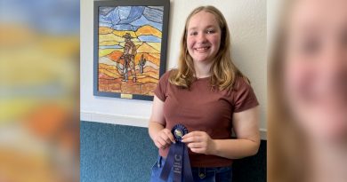 Art Student’s Painting Earns Gallery Award